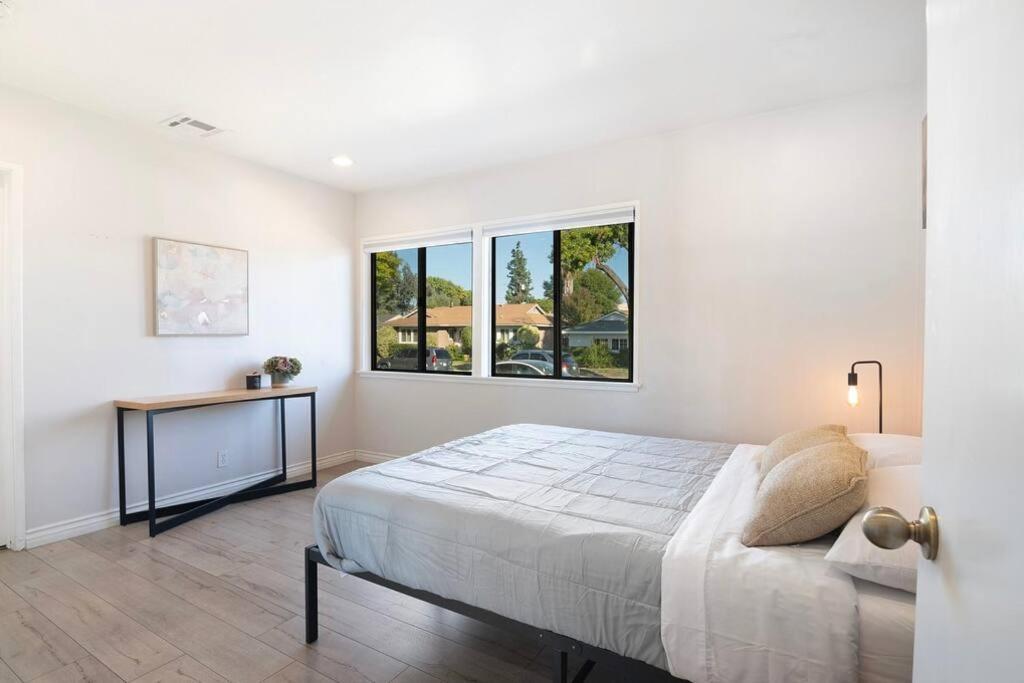 Large Home With Pool + Jacuzzi Los Angeles Exteriör bild