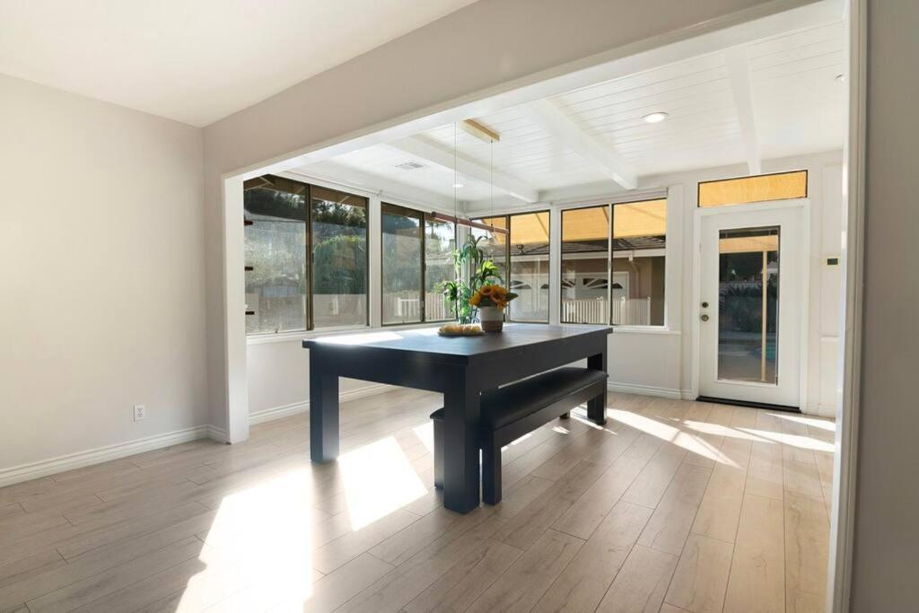 Large Home With Pool + Jacuzzi Los Angeles Exteriör bild