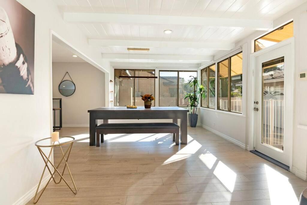 Large Home With Pool + Jacuzzi Los Angeles Exteriör bild
